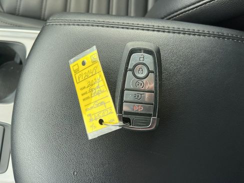 Used 2024 Ford Edge SEL w/ Convenience Package image 20