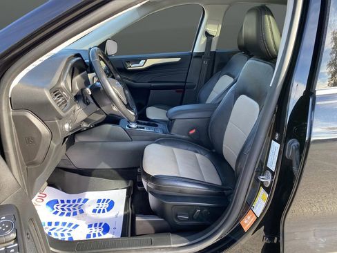 Used 2021 Ford Escape Titanium w/ Titanium Elite Package image 4