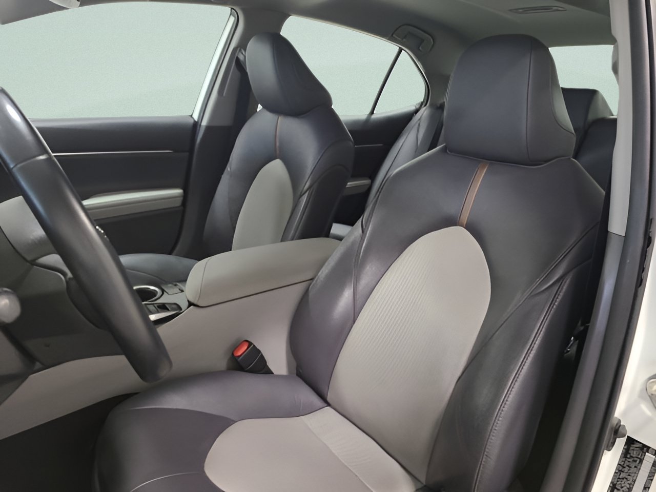 Used 2020 Toyota Camry XLE AWD/4WD image 17