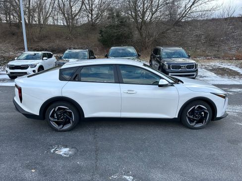 New 2025 Kia K4 EX image 4