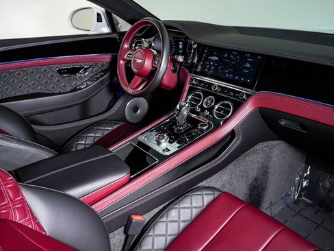 Used 2021 Bentley Continental GT AWD/4WD image 16