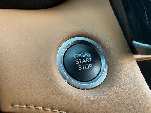 Used 2024 Toyota Highlander Platinum image 30