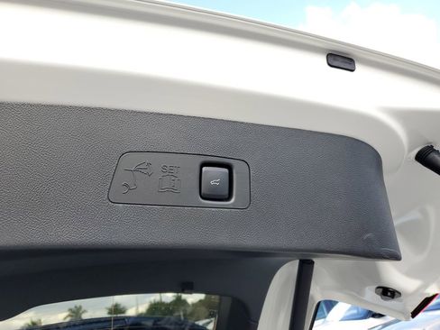 New 2026 Lincoln Corsair Reserve image 7