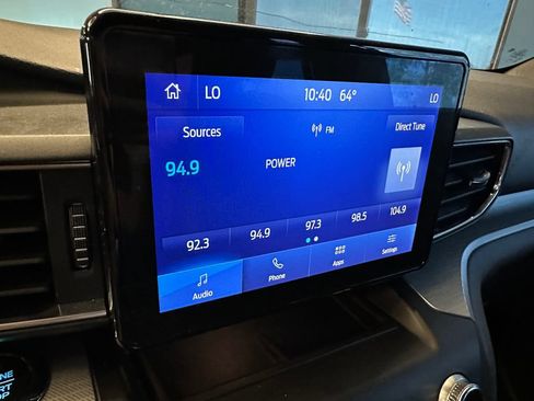Used 2020 Ford Explorer XLT w/ Equipment Group 202A AWD/4WD image 13