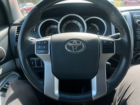 Used 2013 Toyota Tacoma 4x4 Access Cab w/ SR5 Pkg image 24