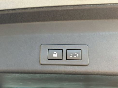 Used 2023 Subaru Ascent Limited w/ Technology Package image 13