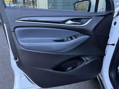 Certified 2022 Buick Enclave Essence image 8