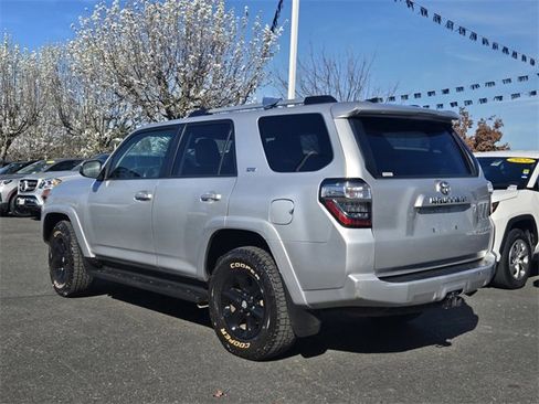 Used 2021 Toyota 4Runner SR5 image 6