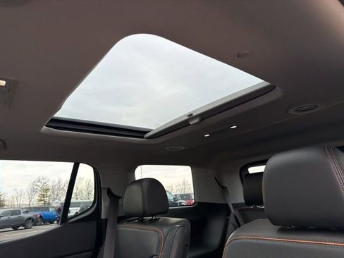 Used 2023 GMC Acadia AT4 w/ Technology Package image 23