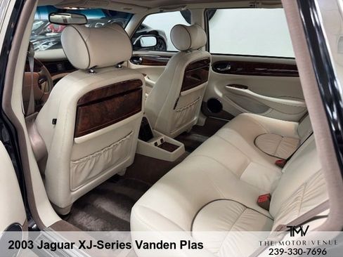 Used 2003 Jaguar XJ8 L RWD image 22