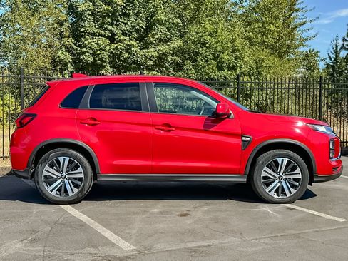Used 2025 Mitsubishi Outlander Sport ES AWD/4WD image 2