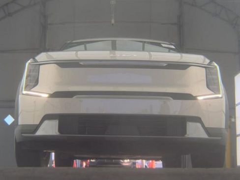 Used 2024 Kia EV9 Light Long Range image 3