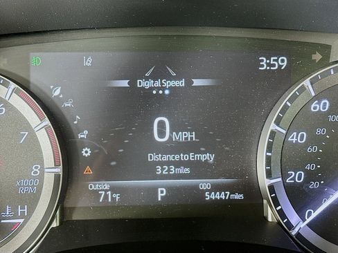 Used 2023 Toyota Highlander LE image 19