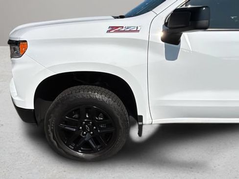 Used 2025 Chevrolet Silverado 1500 LT Trail Boss w/ Convenience Package II AWD/4WD image 34
