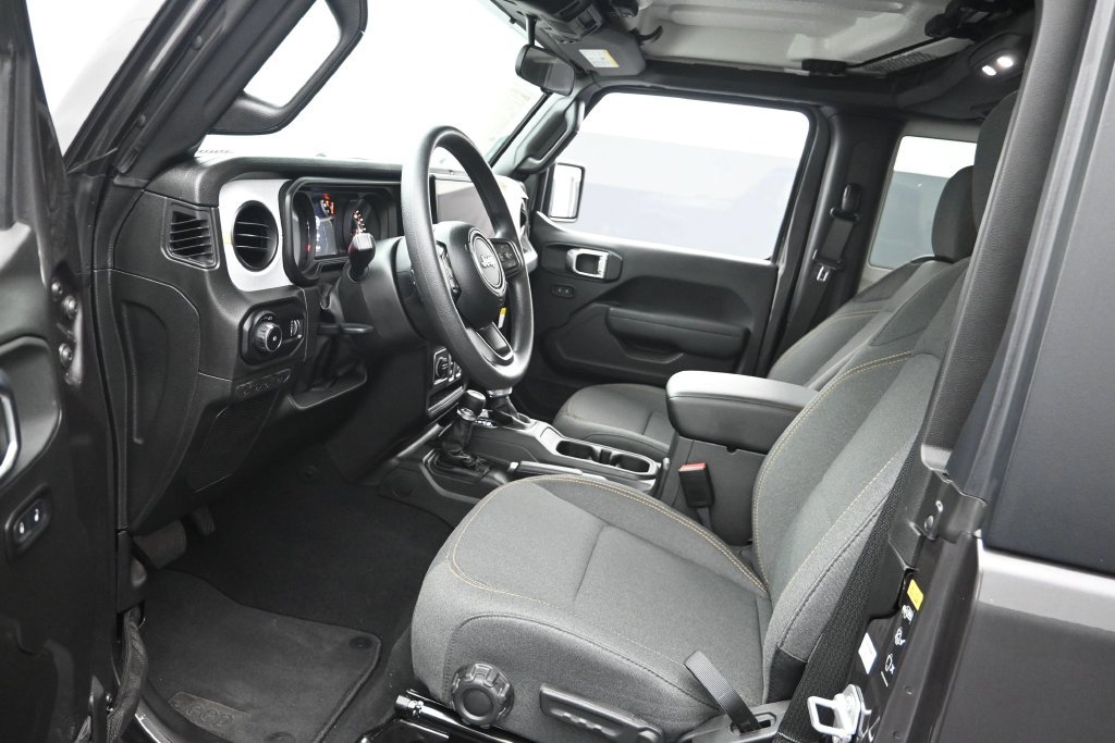 Used 2026 Jeep Wrangler Sport AWD/4WD image 10