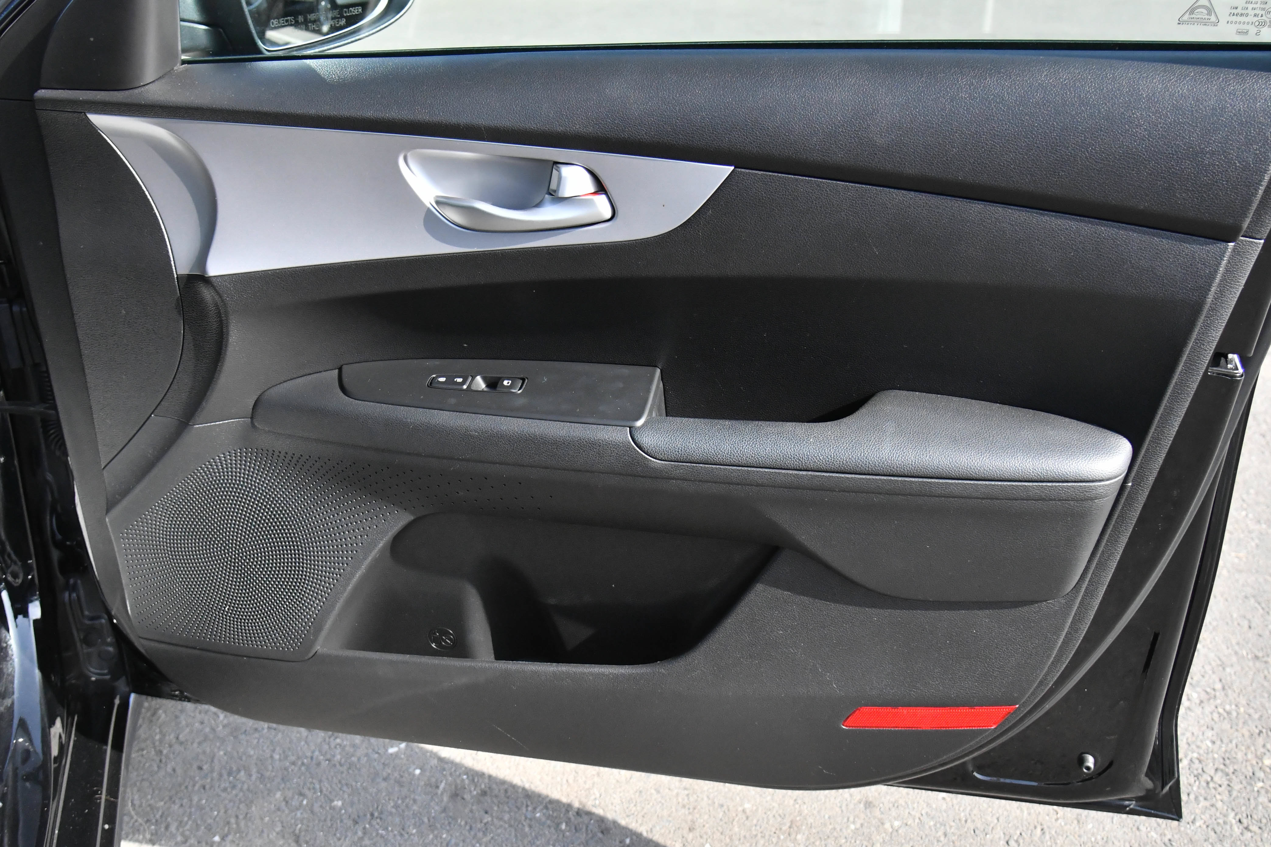 Used 2023 Kia Forte LXS FWD image 35