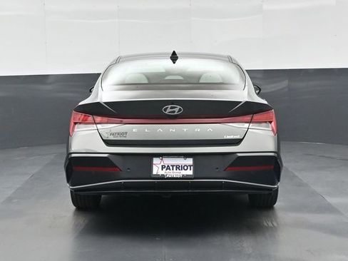 Used 2024 Hyundai Elantra Limited FWD image 5