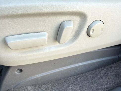 Used 2012 Toyota Sienna LE image 11