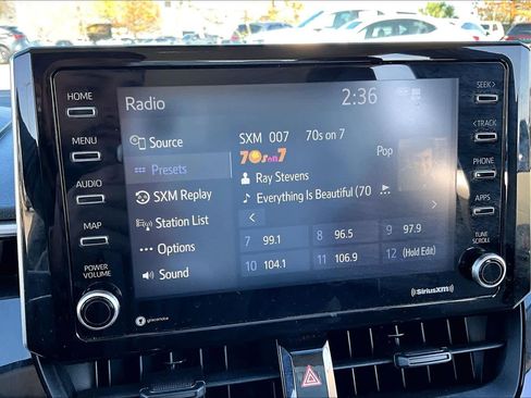 Used 2021 Toyota Corolla LE image 32