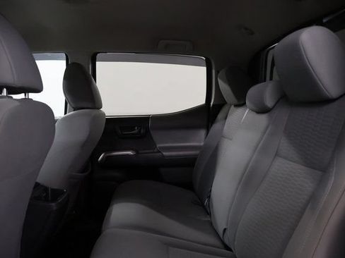 Used 2019 Toyota Tacoma SR5 AWD/4WD image 30
