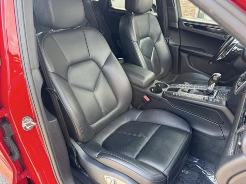 Used 2018 Porsche Macan AWD/4WD image 15