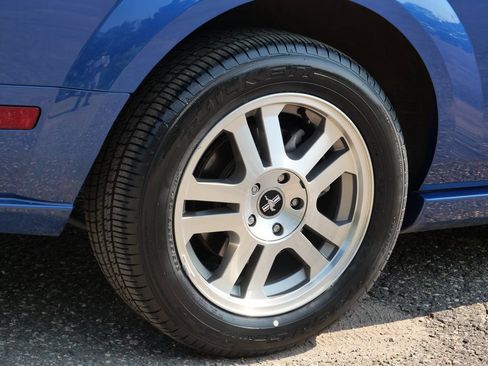 Used 2006 Ford Mustang GT RWD image 7