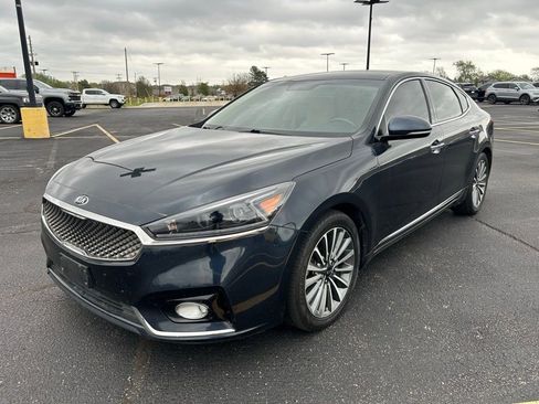 Used 2018 Kia Cadenza Premium image 5