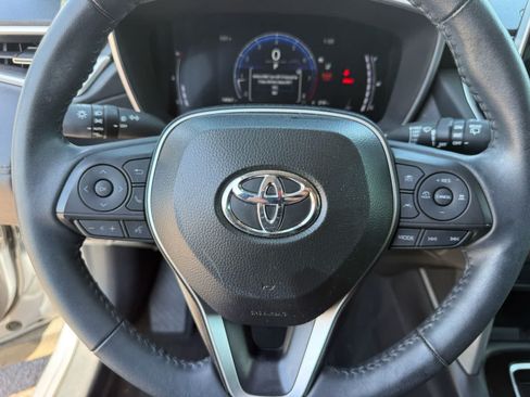 Used 2025 Toyota Corolla Cross XLE w/ Convenience Package FWD image 20