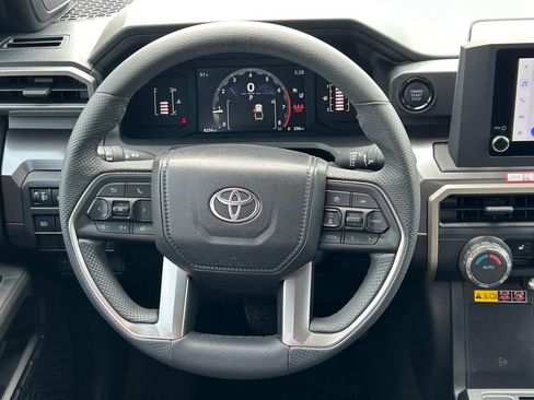 Certified 2025 Toyota Tacoma SR5 AWD/4WD image 40