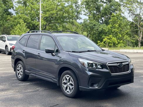Used 2020 Subaru Forester Premium AWD/4WD image 5