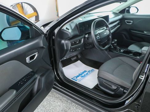 Used 2025 Kia K4 FWD image 3