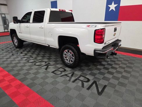 Used 2016 Chevrolet Silverado 2500 LT w/ LT Convenience Package image 11