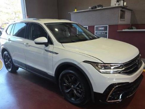 Used 2024 Volkswagen Tiguan Wolfsburg Edition AWD/4WD image 5