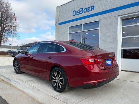 Used 2018 Chevrolet Malibu LT w/ Leather Package image 3