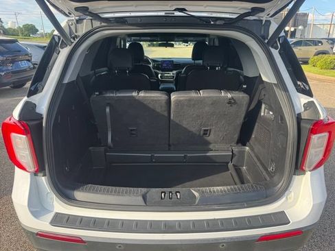 Used 2021 Ford Explorer XLT RWD image 31