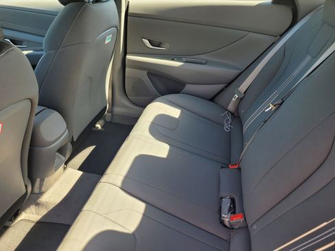 New 2025 Hyundai Elantra SEL image 12