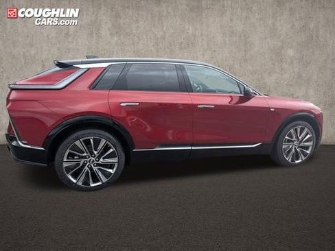 New 2026 Cadillac Lyriq Signature Luxury image 8