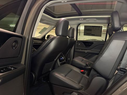 New 2026 Lincoln Aviator Reserve AWD/4WD image 18