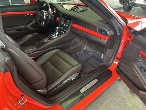 Used 2016 Porsche 911 Turbo image 21