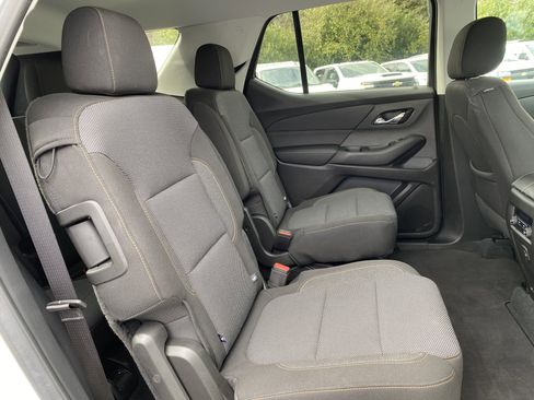 Used 2021 Chevrolet Traverse LT image 35