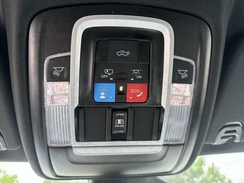 Used 2025 RAM 1500 Big Horn AWD/4WD image 37