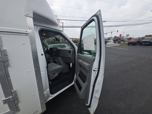 New 2026 Ford E-350 and Econoline 350 Super Duty w/ Power Equipment Group image 36