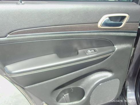 Used 2014 Jeep Grand Cherokee Limited AWD/4WD image 15