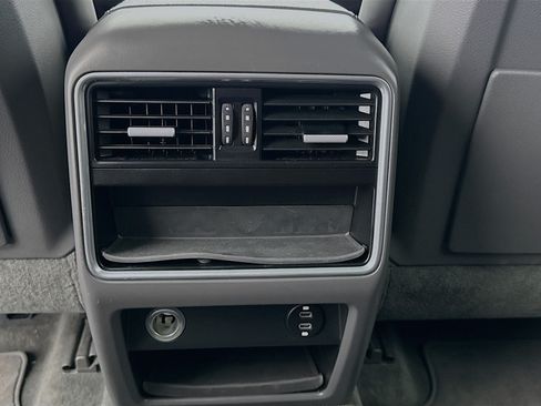 Used 2020 Porsche Cayenne AWD/4WD image 17