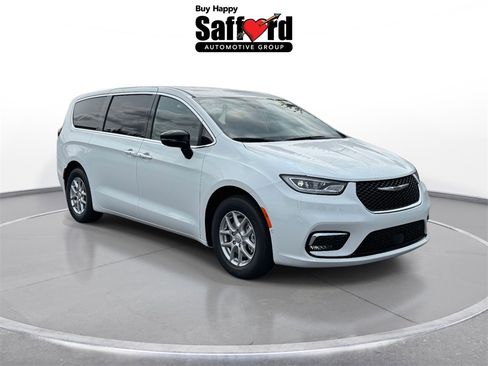 New 2026 Chrysler Pacifica Select image 8