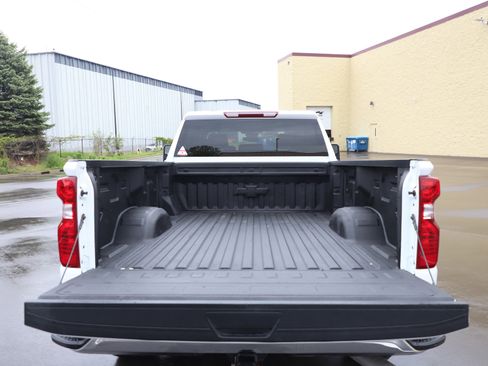 Used 2024 Chevrolet Silverado 2500 LT AWD/4WD image 16