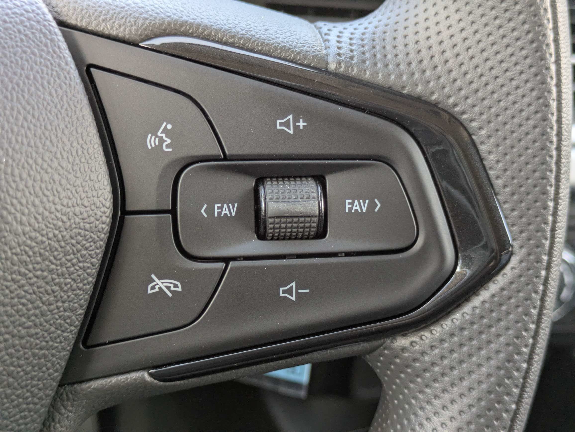 New 2026 Chevrolet Trax LS FWD image 16