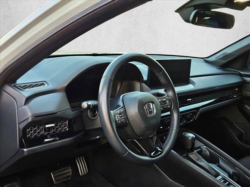 Used 2023 Honda Accord Sport image 9