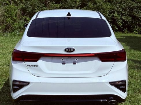 Used 2019 Kia Forte LXS FWD image 5