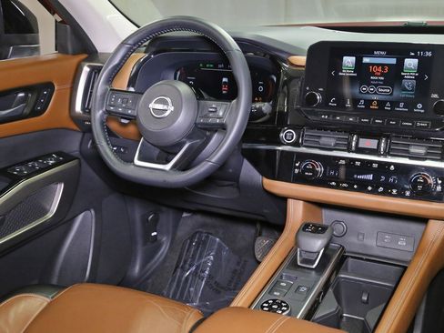 Certified 2022 Nissan Pathfinder Platinum w/ Cargo Package image 5